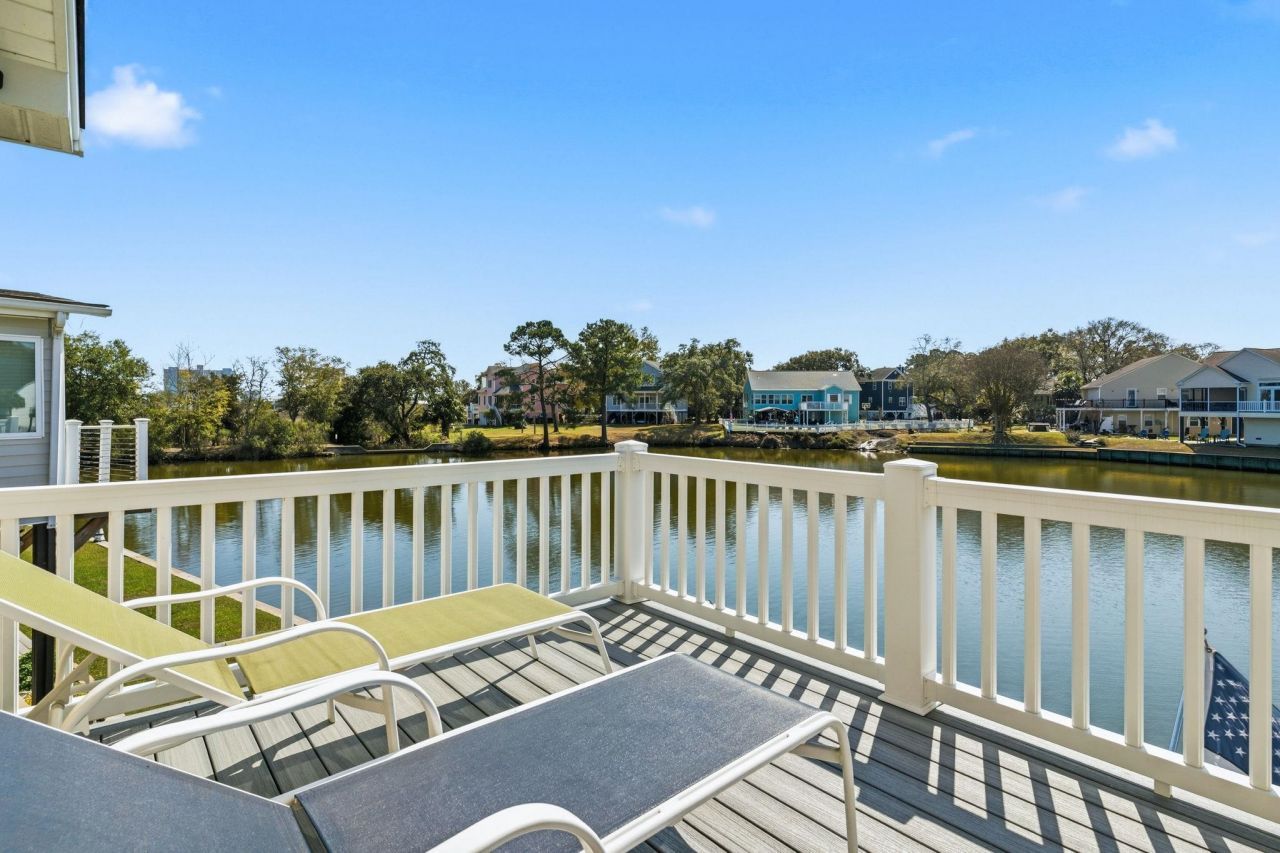 437 Bay Dr. Photo 23