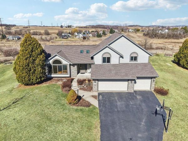 8580 Stonebrook Circle, Middleton, WI 53562