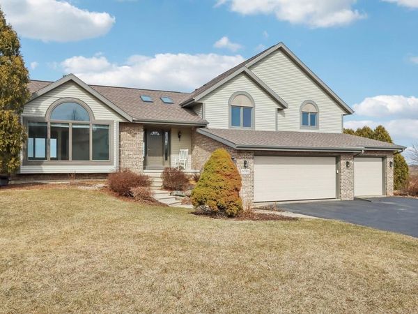 8580 Stonebrook Circle, Middleton, WI 53562