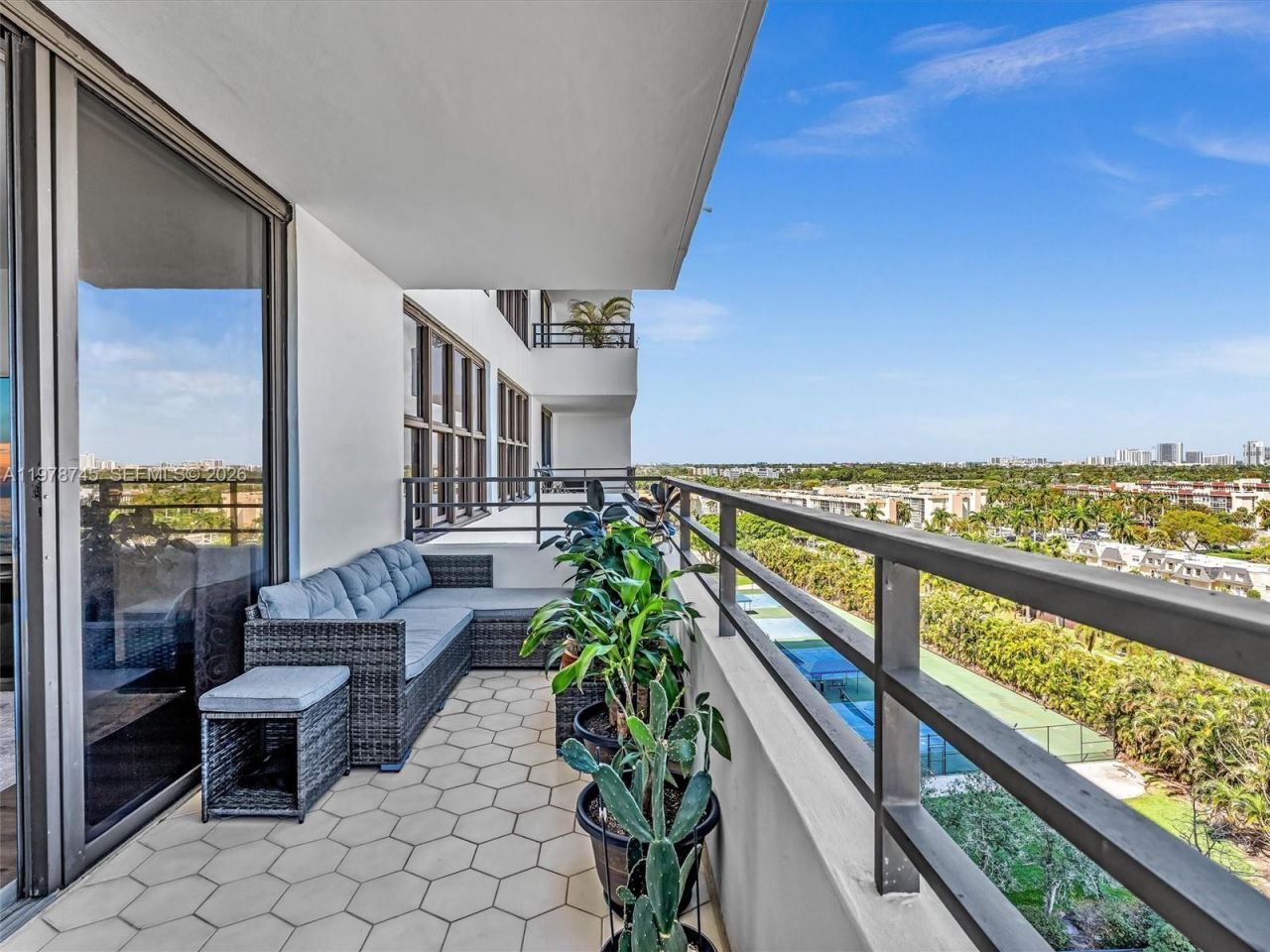 2500 Parkview Dr , Unit 1108, Hallandale Beach, FL 33009 Photo