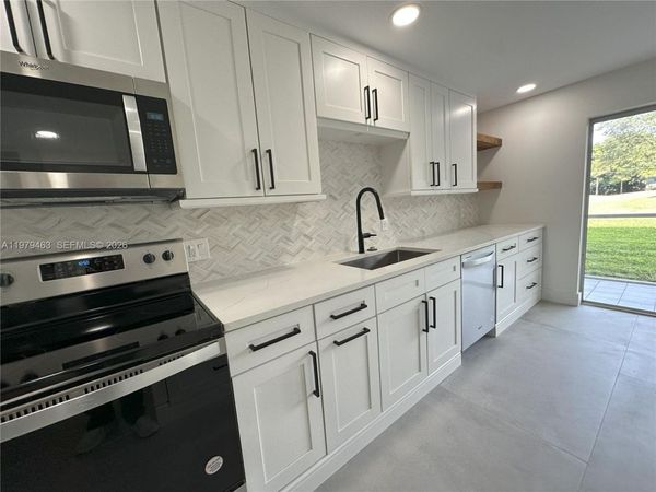 9470 Tangerine Pl , Unit 109, Davie, FL 33324