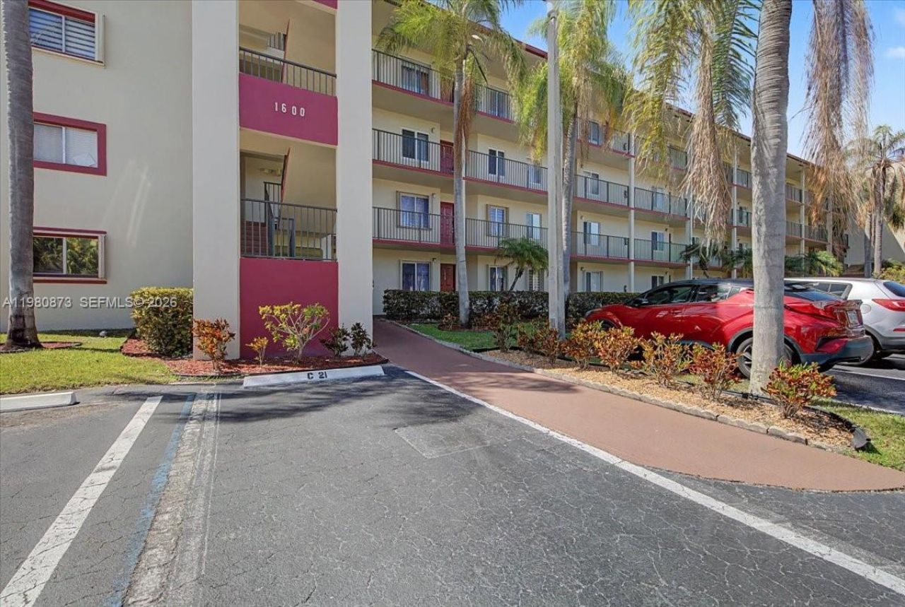 1600 SW 127th Way , Unit 102C, Pembroke Pines, FL 33027 Photo
