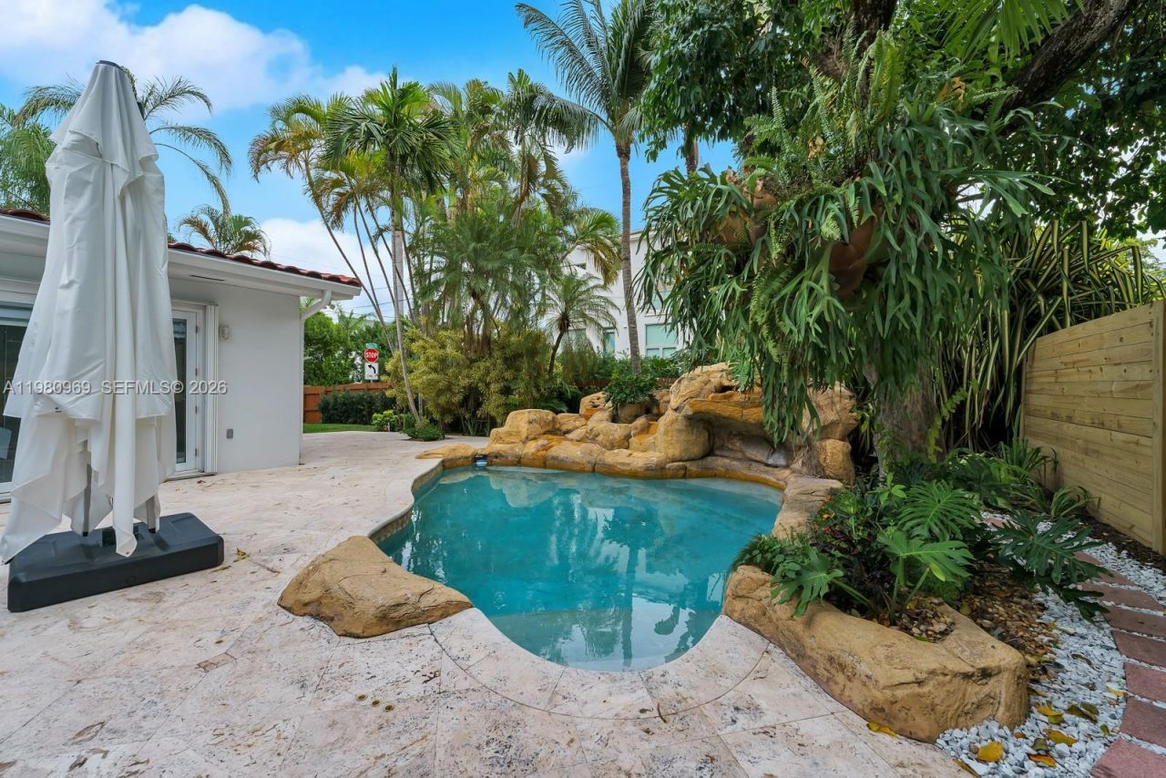 200 N Hibiscus Dr, Miami Beach, FL 33139 Photo