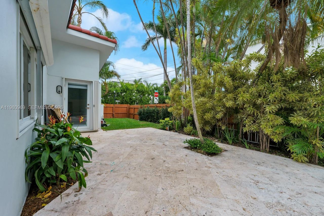 200 N Hibiscus Dr, Miami Beach, FL 33139 Photo