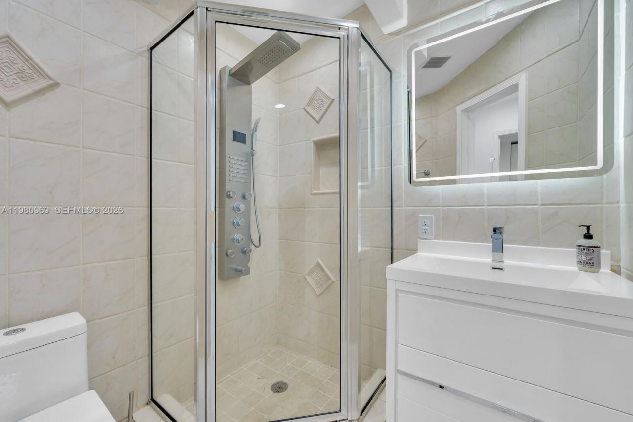 200 N Hibiscus Dr, Miami Beach, FL 33139 Photo