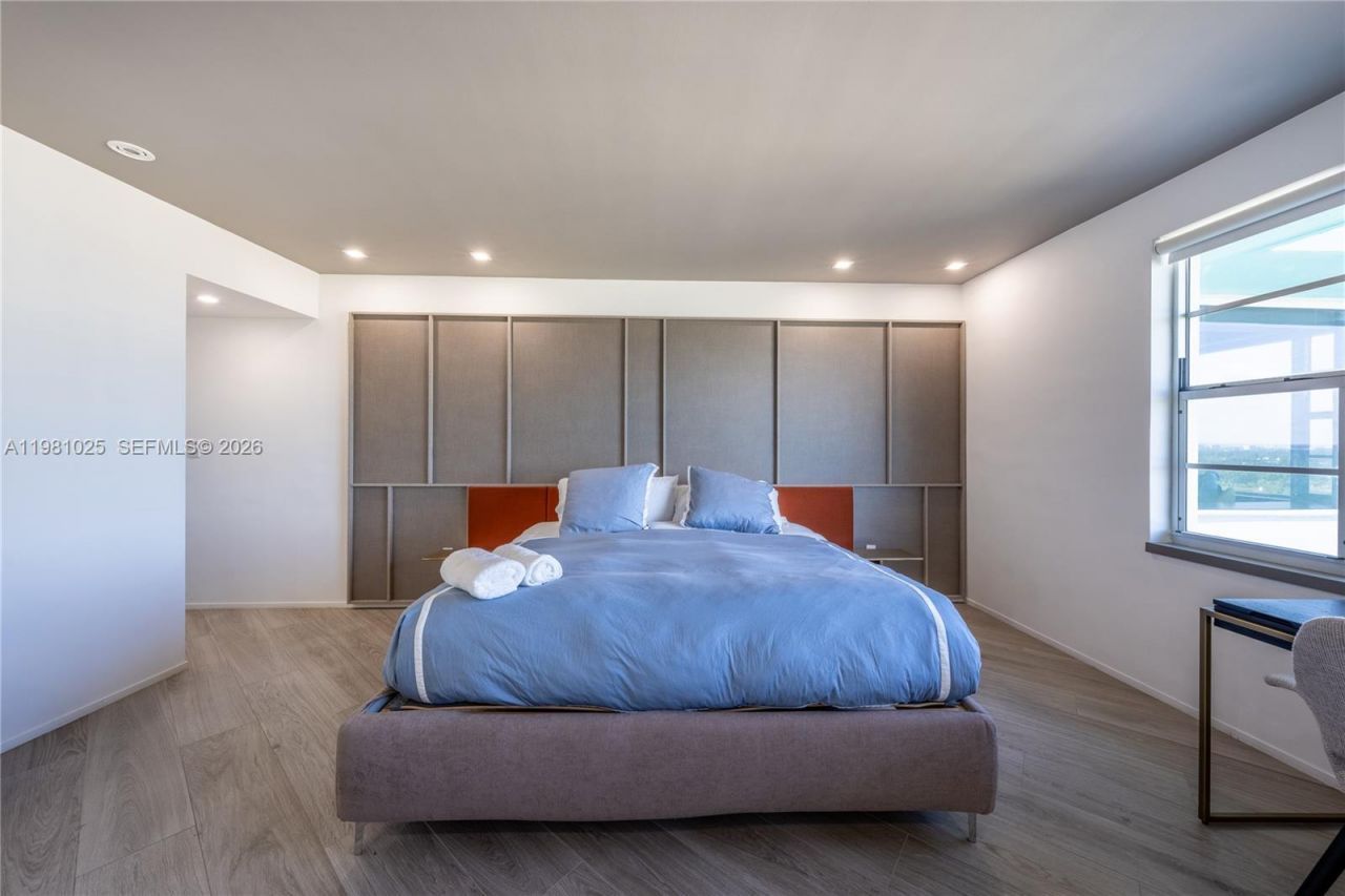 5255 Collins Ave , Unit 12F, Miami Beach, FL 33140 Photo