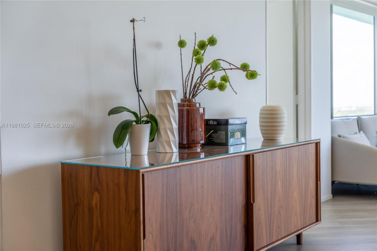 5255 Collins Ave , Unit 12F, Miami Beach, FL 33140 Photo