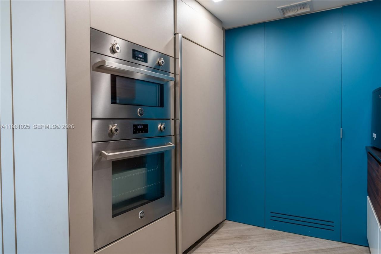 5255 Collins Ave , Unit 12F, Miami Beach, FL 33140 Photo