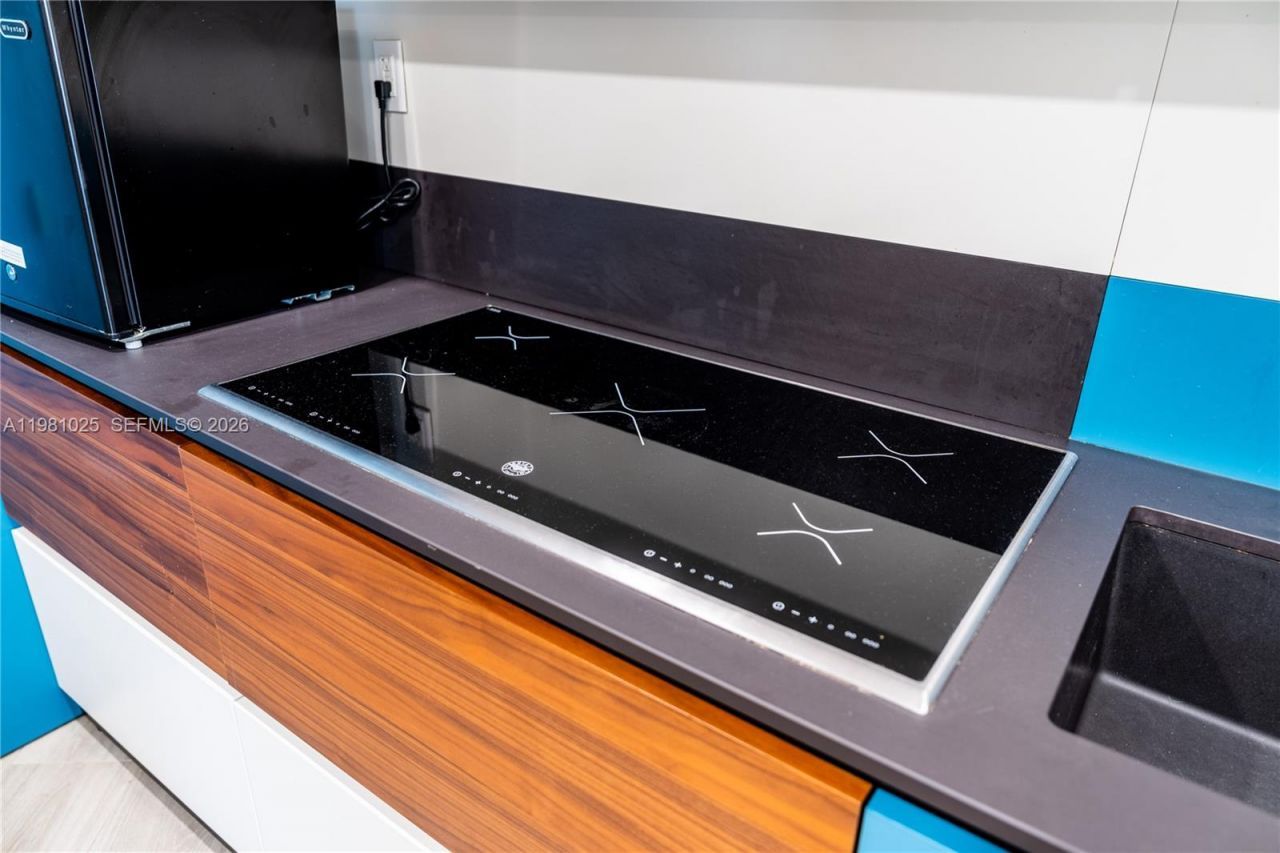 5255 Collins Ave , Unit 12F, Miami Beach, FL 33140 Photo