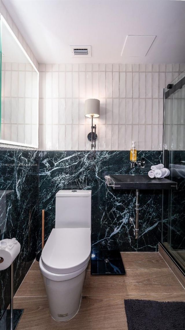 5255 Collins Ave , Unit 12F, Miami Beach, FL 33140 Photo