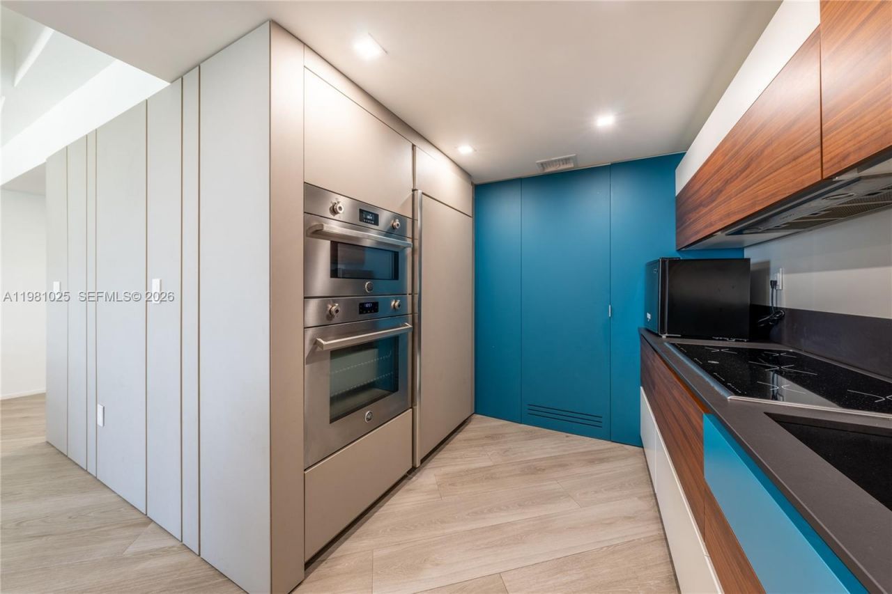 5255 Collins Ave , Unit 12F, Miami Beach, FL 33140 Photo