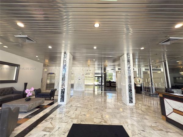 3675 N Country Club Dr, Unit 109, Aventura, FL 33180