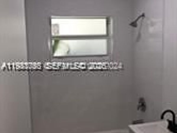 30 S Shore Dr , Unit 6, Miami Beach, FL 33141