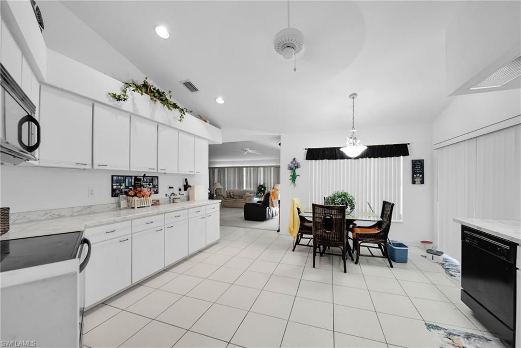 2041 SE 16th St , Cape Coral, FL 33990 Photo