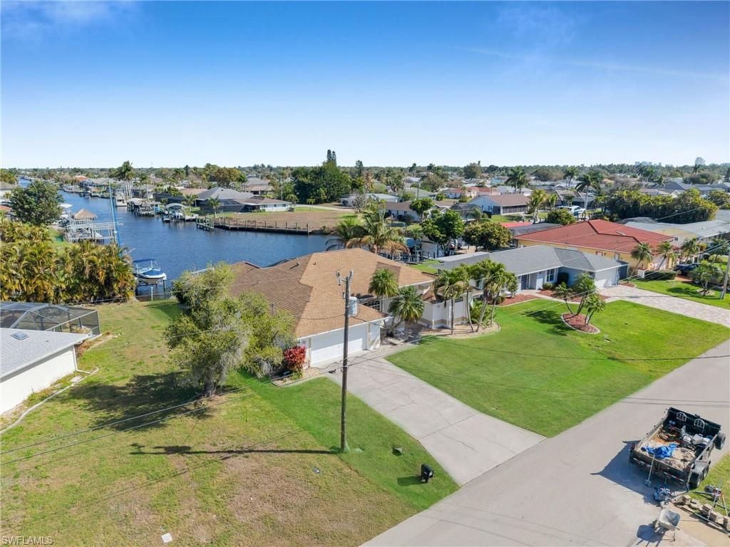 2041 SE 16th St , Cape Coral, FL 33990 Photo