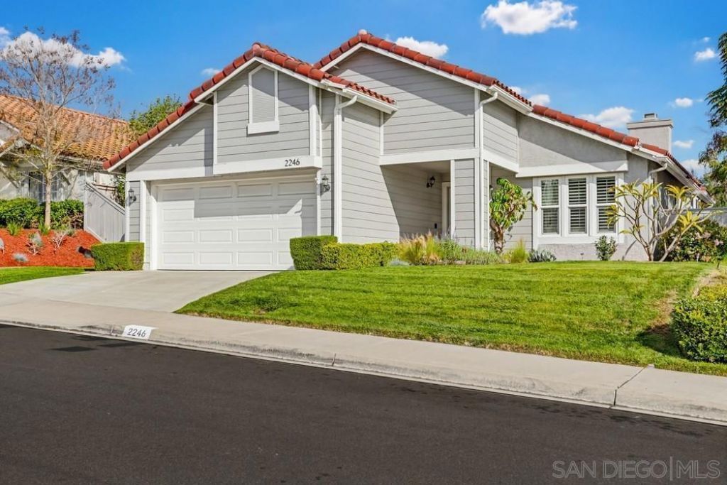 2246 Shadyridge Ave, Escondido, CA 92029 Main Photo