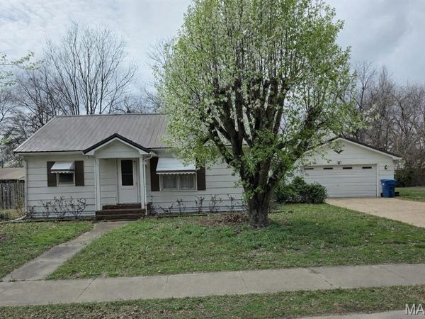 203 N Oak Street , Clarkton, MO 63837