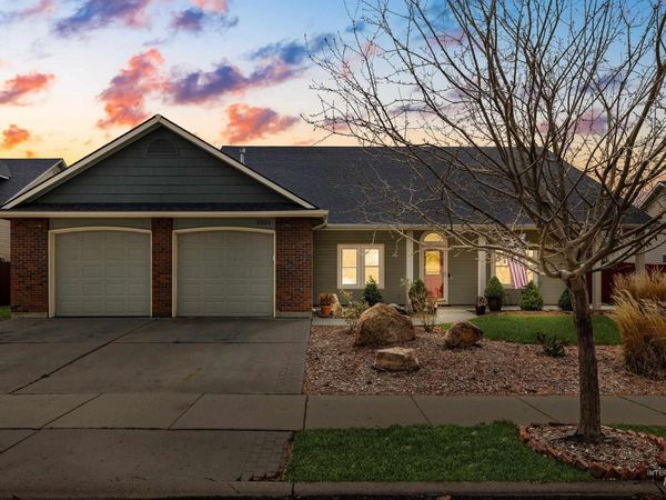 3021 E Green Canyon Dr, Meridian, ID 83642