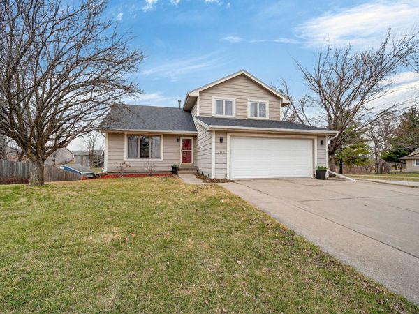 280 NW Prairie Creek Drive, Grimes, IA 50111