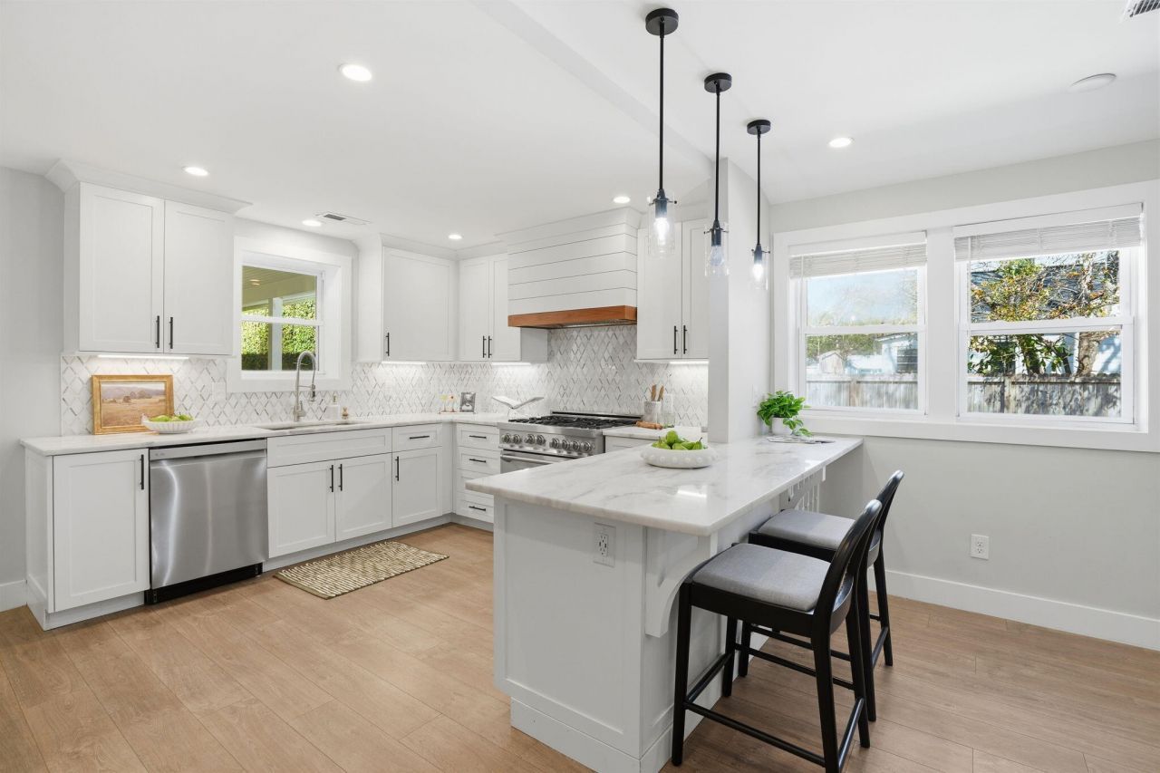 303 Woodland Shores Road Photo 10