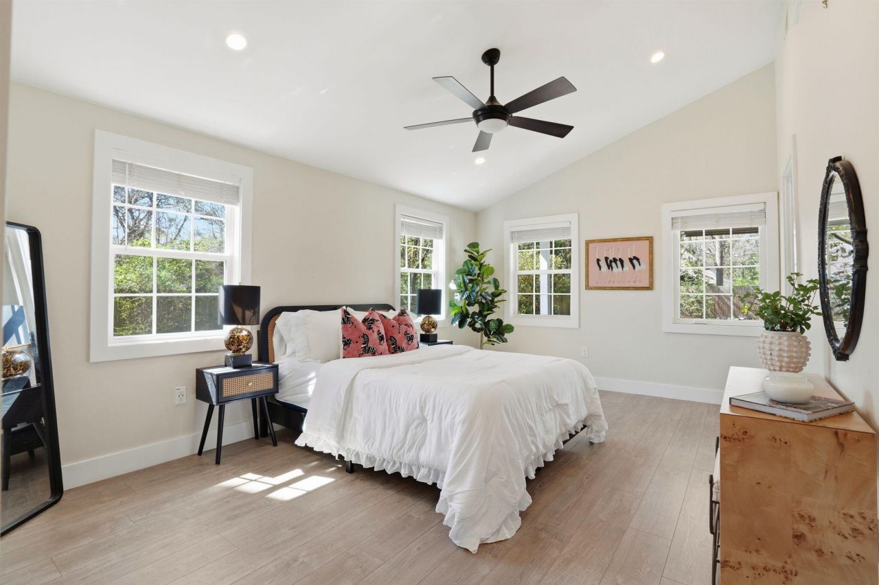 303 Woodland Shores Road Photo 14