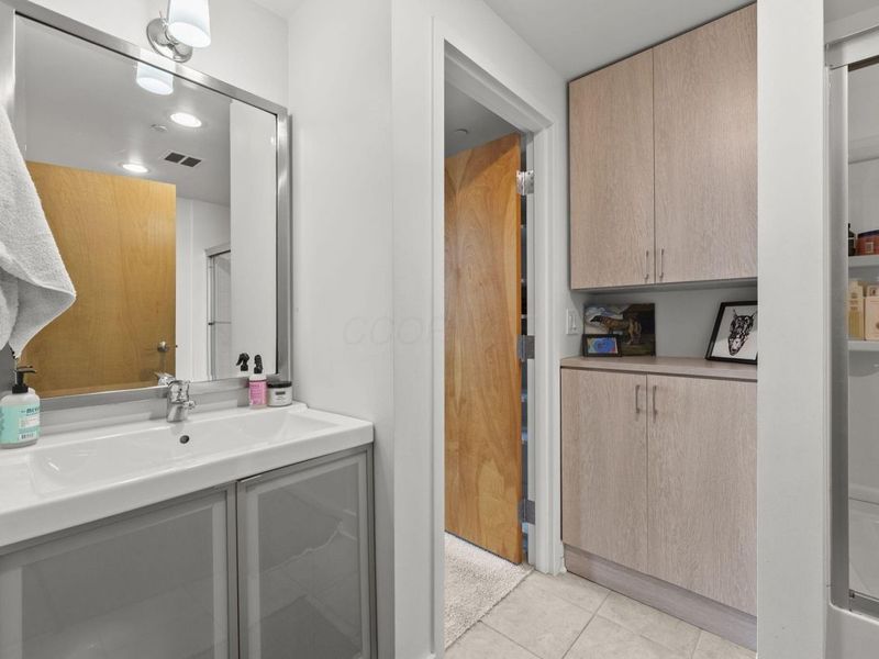 150 E Main Street , Unit 301, Columbus, OH 43215 Photo 17