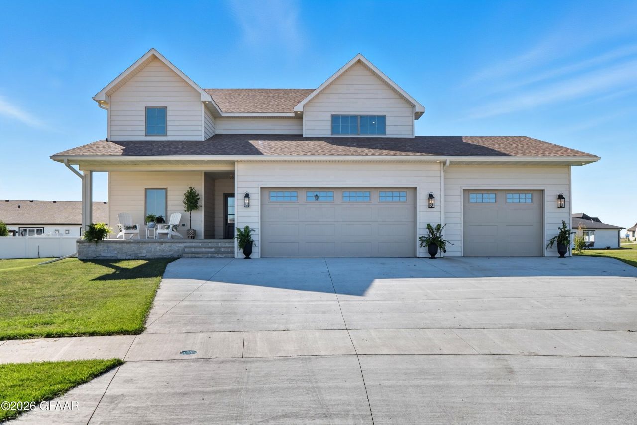 5959 SYLVIA Circle  primary photo