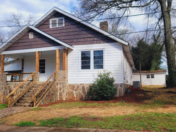30 Edgewood Ave, Thomaston, GA 30286