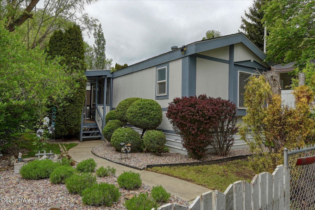 16939 W Santiago Circle  primary photo