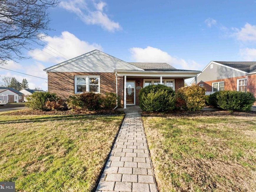 658 Waring Street, Philadelphia, PA 19116 Main Photo