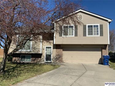 18908 T Circle , Omaha, NE 68135