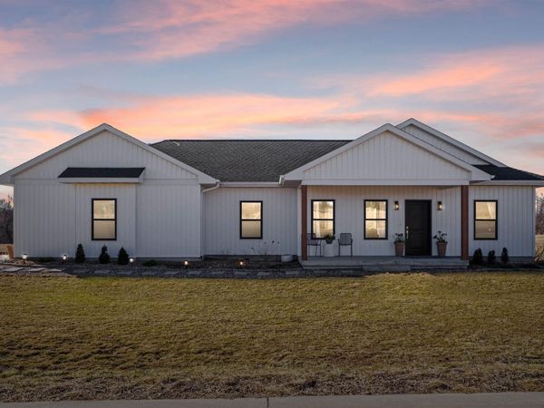 105 Pine Ridge Road, New Hartford, IA 50660