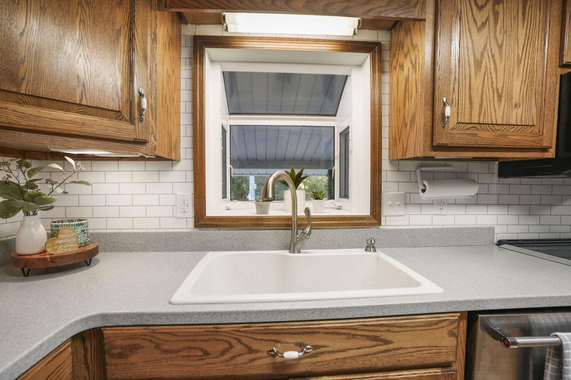 2466 Norway Road Photo 18