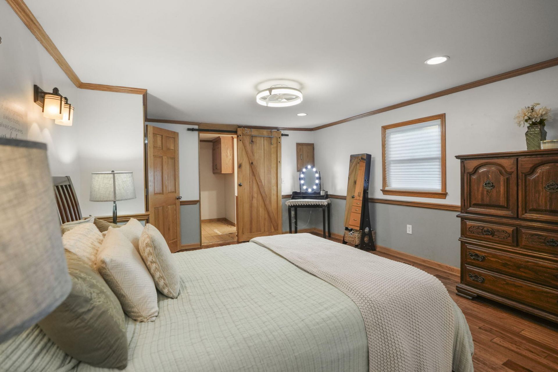 2466 Norway Road Photo 24