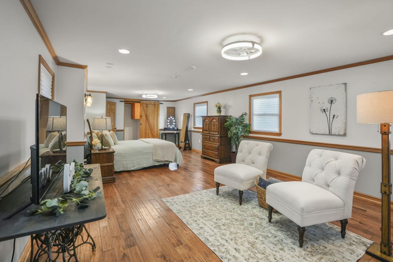 2466 Norway Road Photo 25