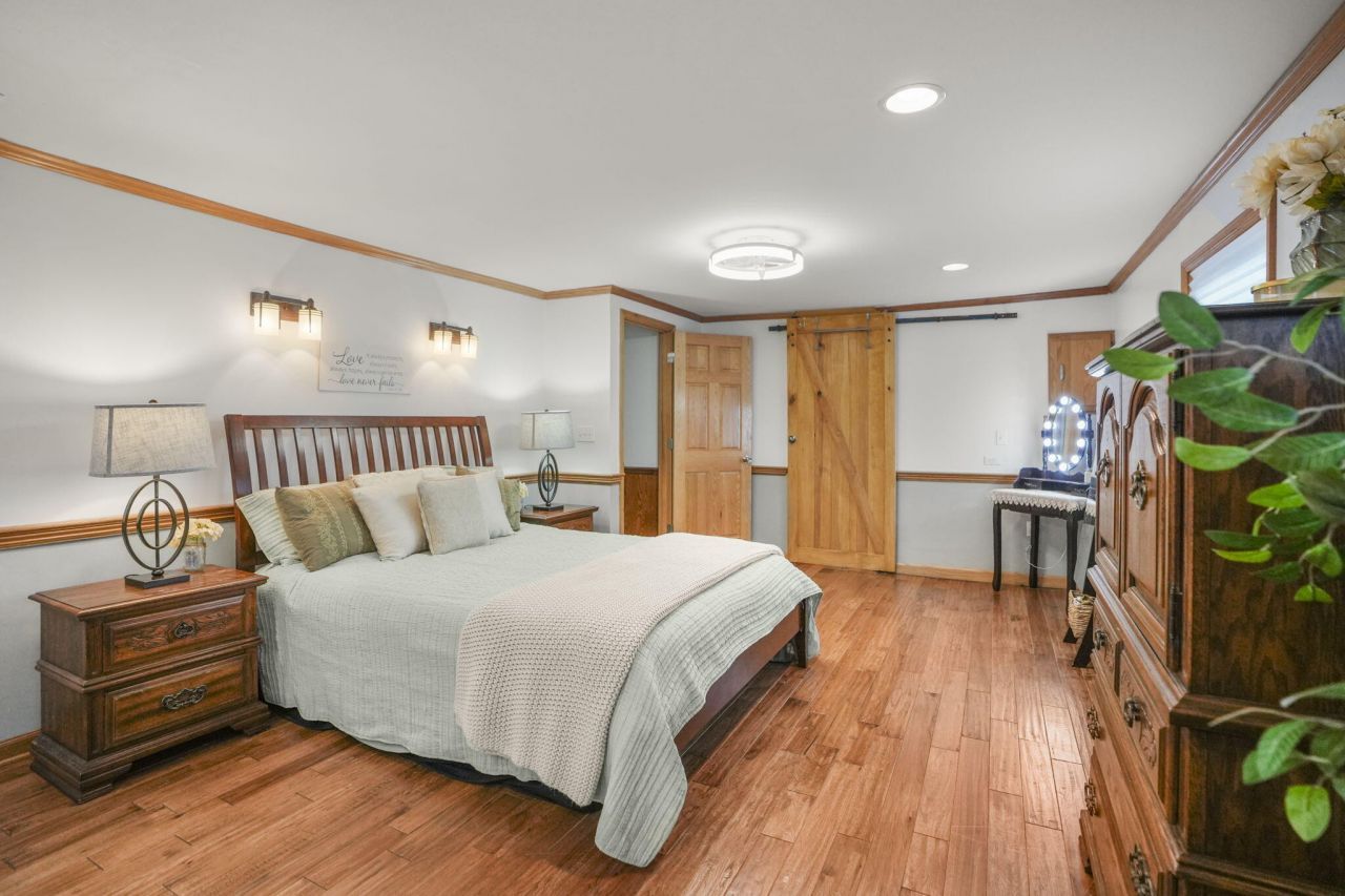 2466 Norway Road Photo 27