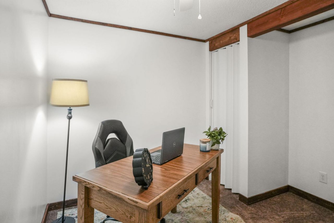 2466 Norway Road Photo 31