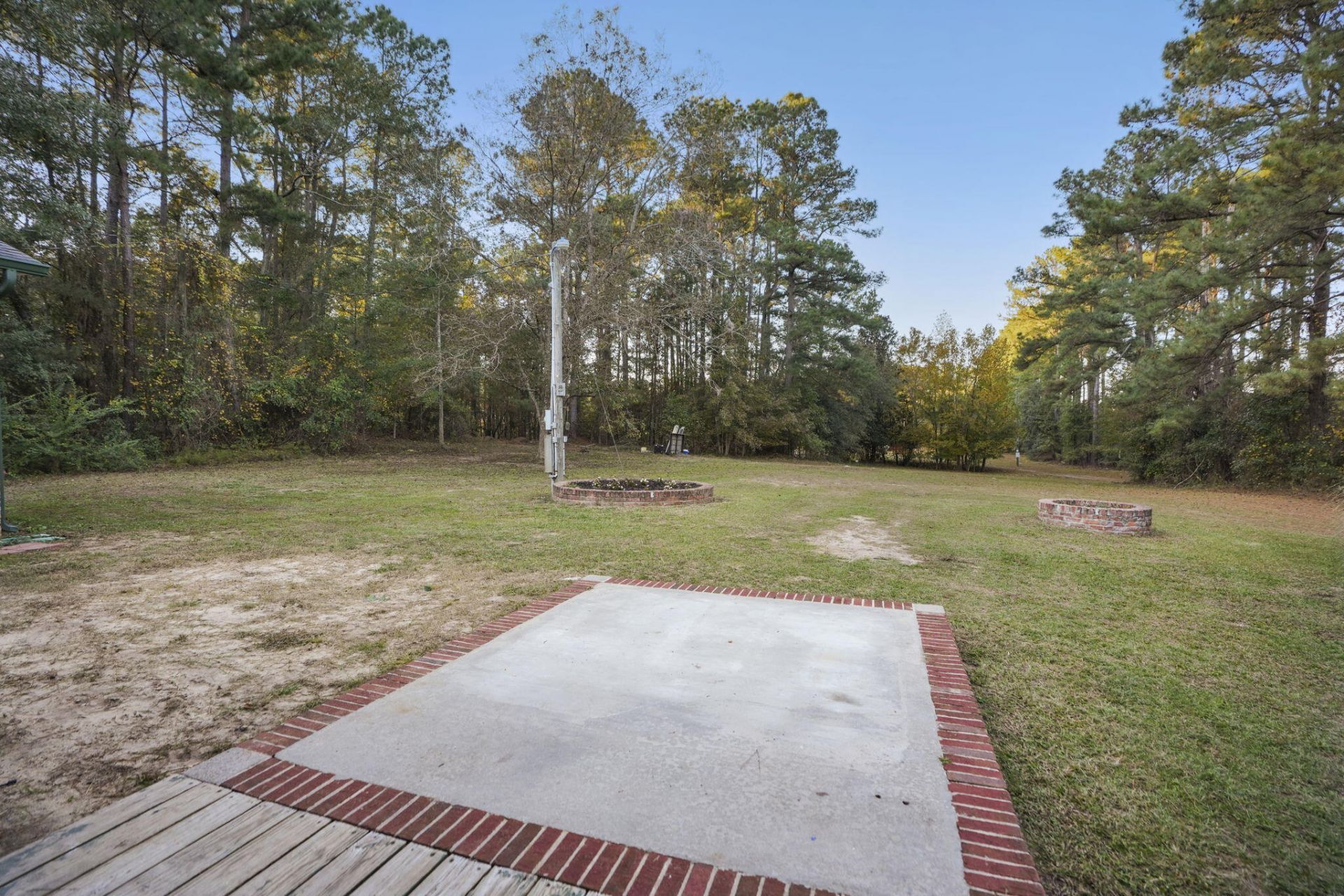 2466 Norway Road Photo 5