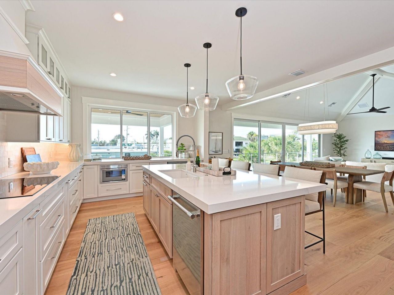 303 55th Street, Holmes Beach, FL 34217 Photo