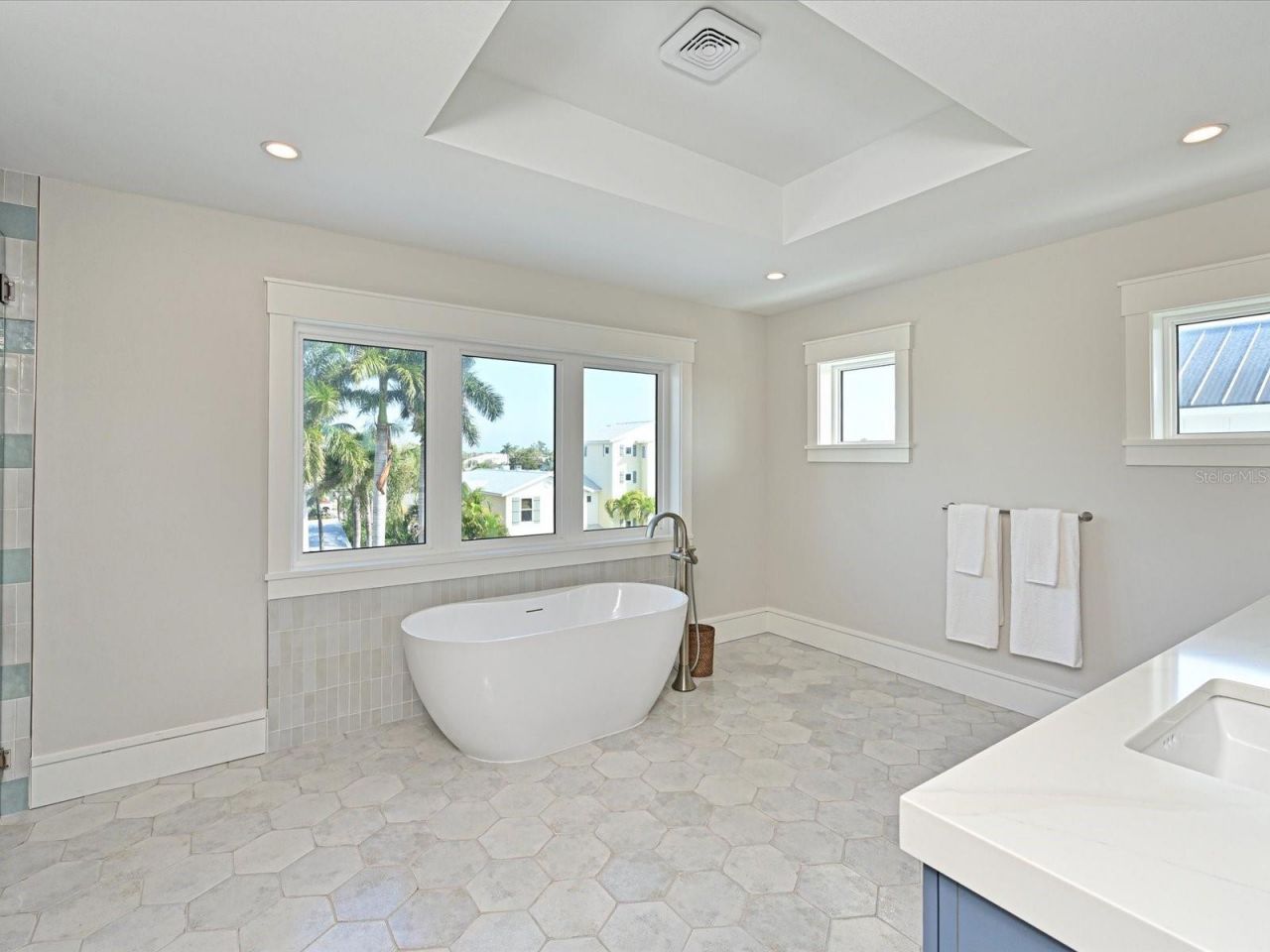 303 55th Street, Holmes Beach, FL 34217 Photo