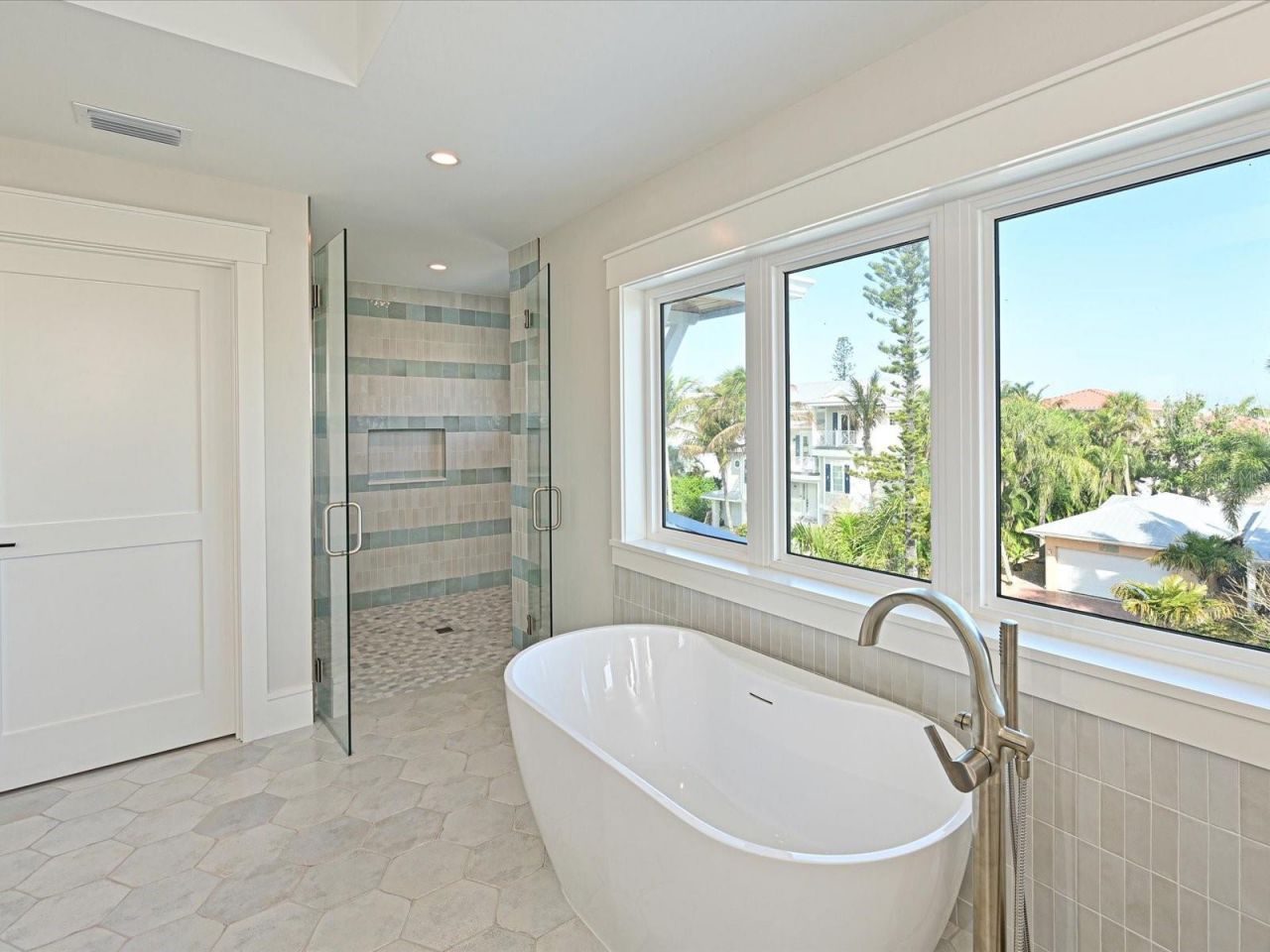 303 55th Street, Holmes Beach, FL 34217 Photo