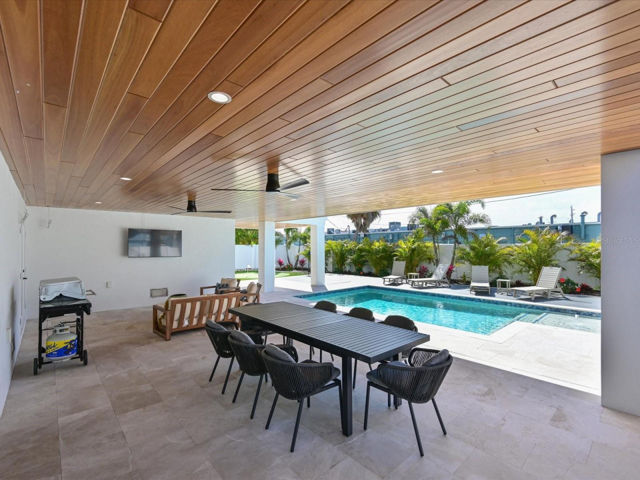 303 55th Street, Holmes Beach, FL 34217 Photo