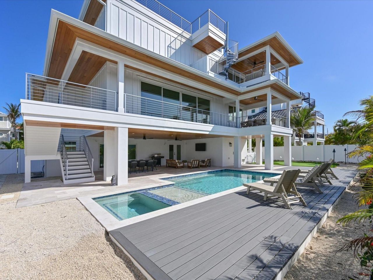 303 55th Street, Holmes Beach, FL 34217 Photo