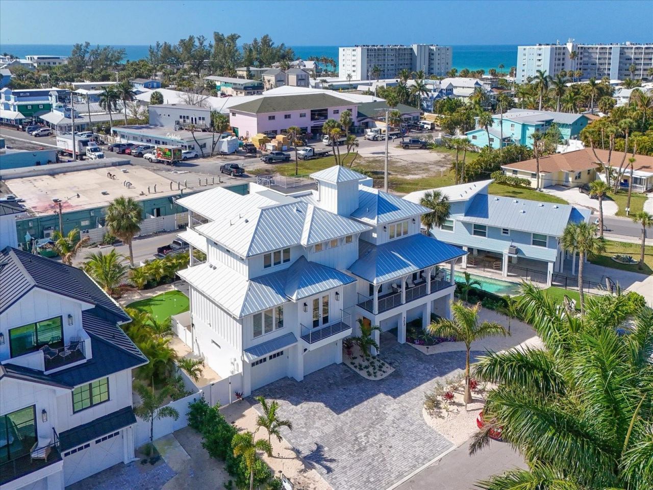 303 55th Street, Holmes Beach, FL 34217 Photo