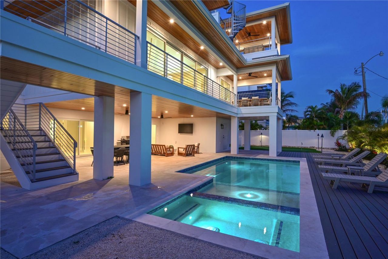 303 55th Street, Holmes Beach, FL 34217 Photo