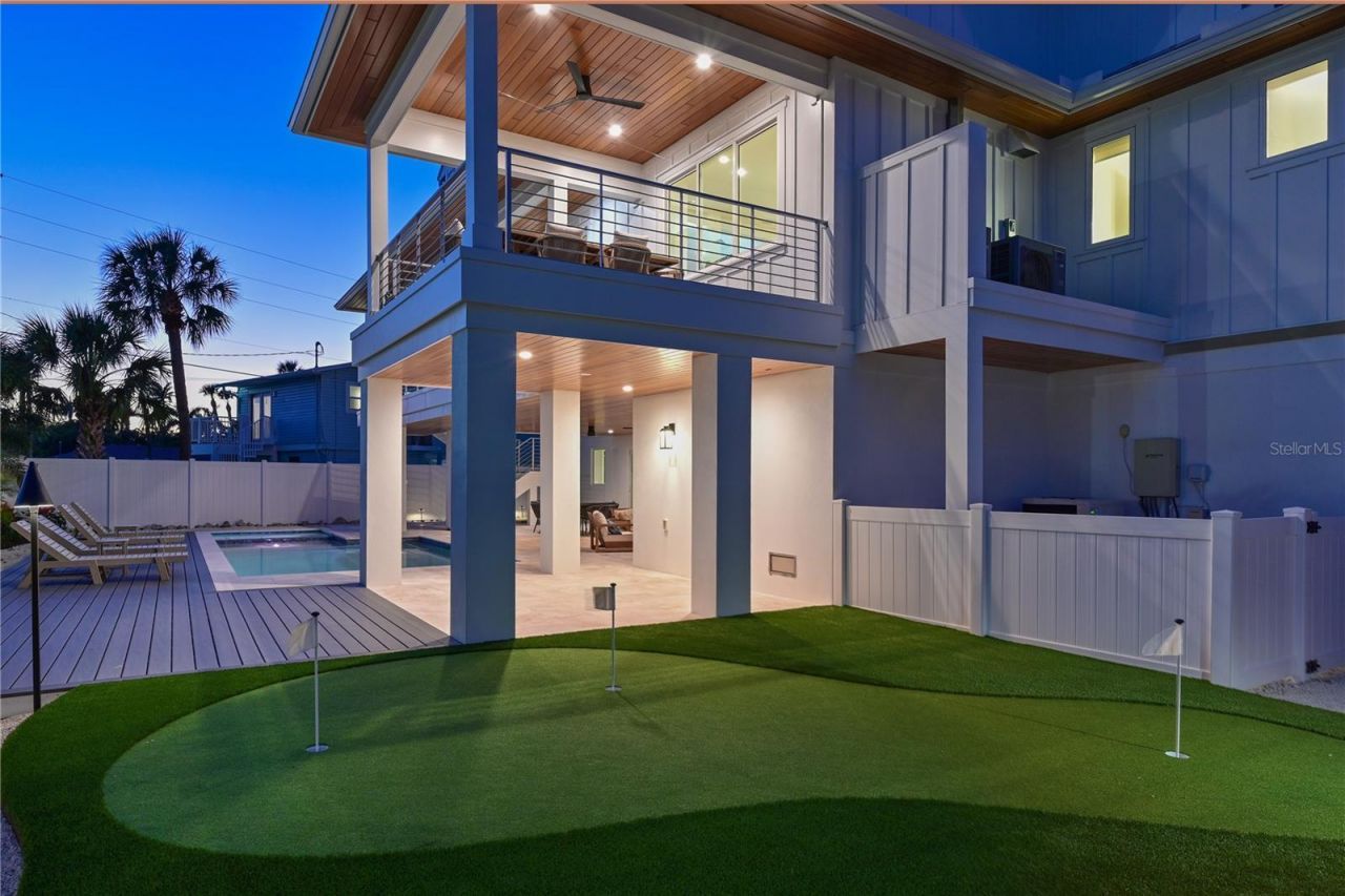 303 55th Street, Holmes Beach, FL 34217 Photo