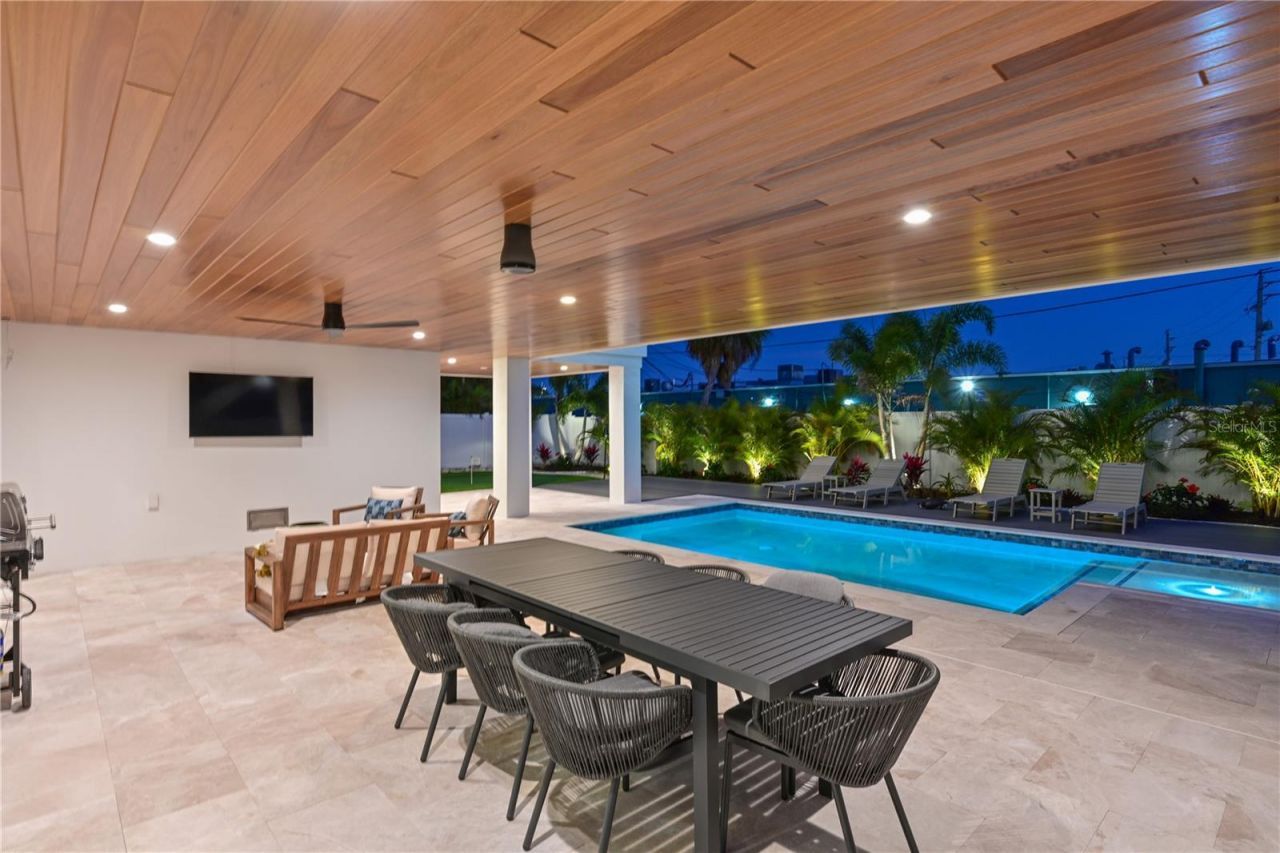 303 55th Street, Holmes Beach, FL 34217 Photo