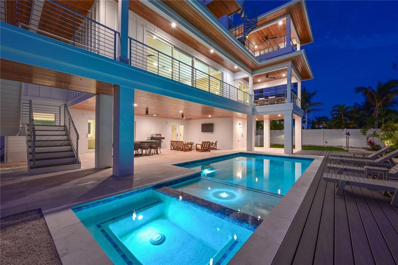 303 55th Street, Holmes Beach, FL 34217 Photo