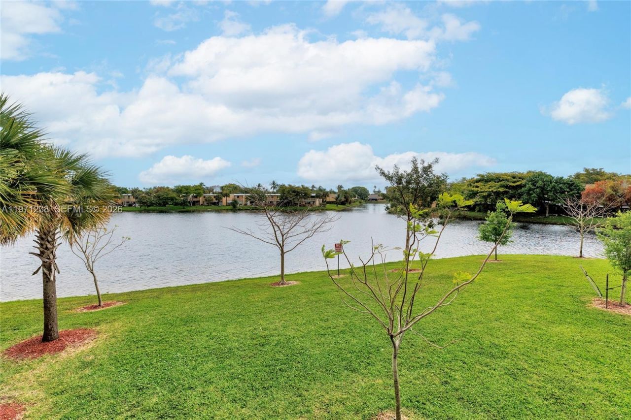 9785 Nob Hill Ct , Unit 9785, Sunrise, FL 33351 Photo