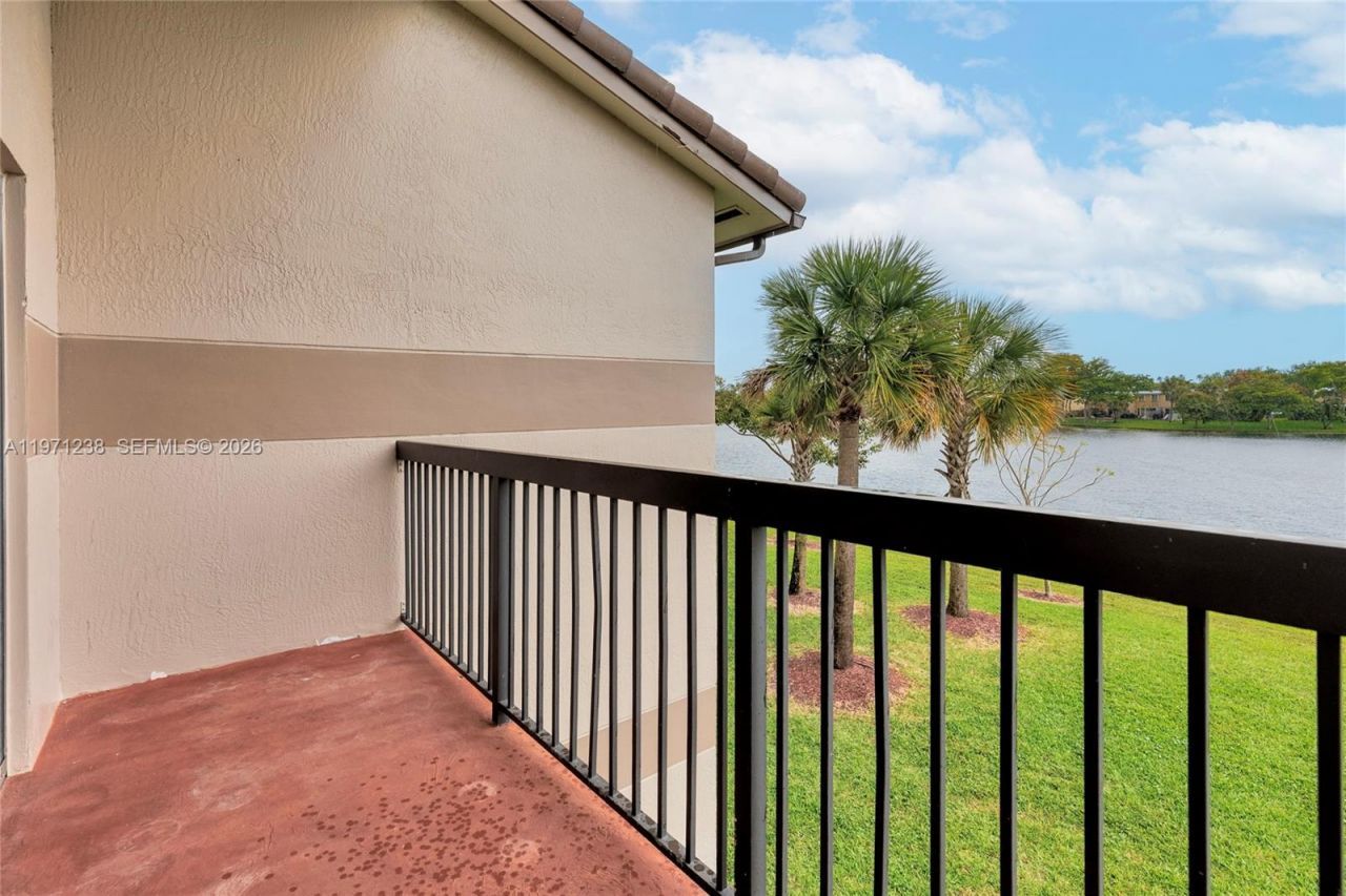 9785 Nob Hill Ct , Unit 9785, Sunrise, FL 33351 Photo